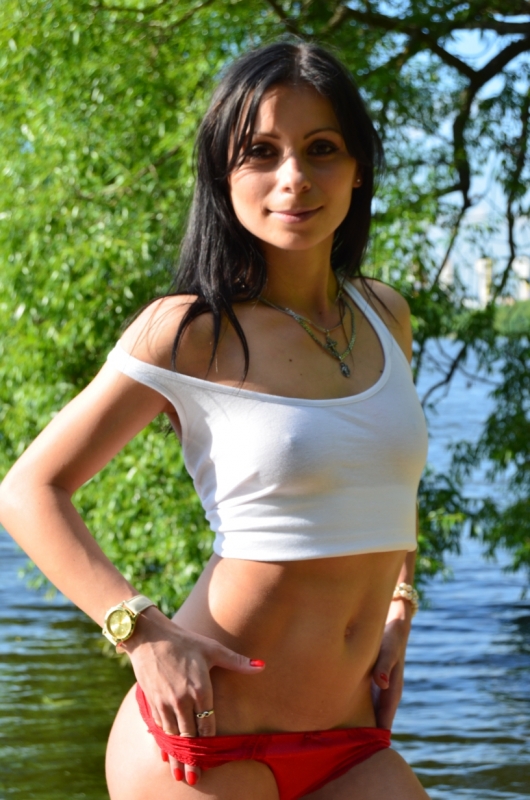 Фаина, 22 года, 1 размер груди